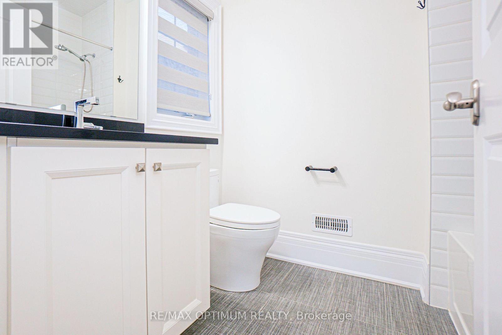 53 Kinburn Crescent, Vaughan, ON - Indoor Photo Showing Bathroom