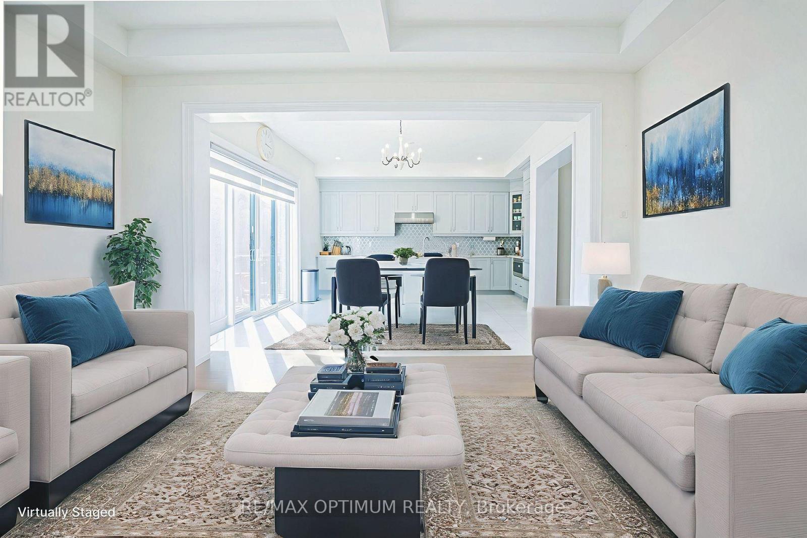 53 Kinburn Crescent, Vaughan, ON - Indoor Photo Showing Living Room