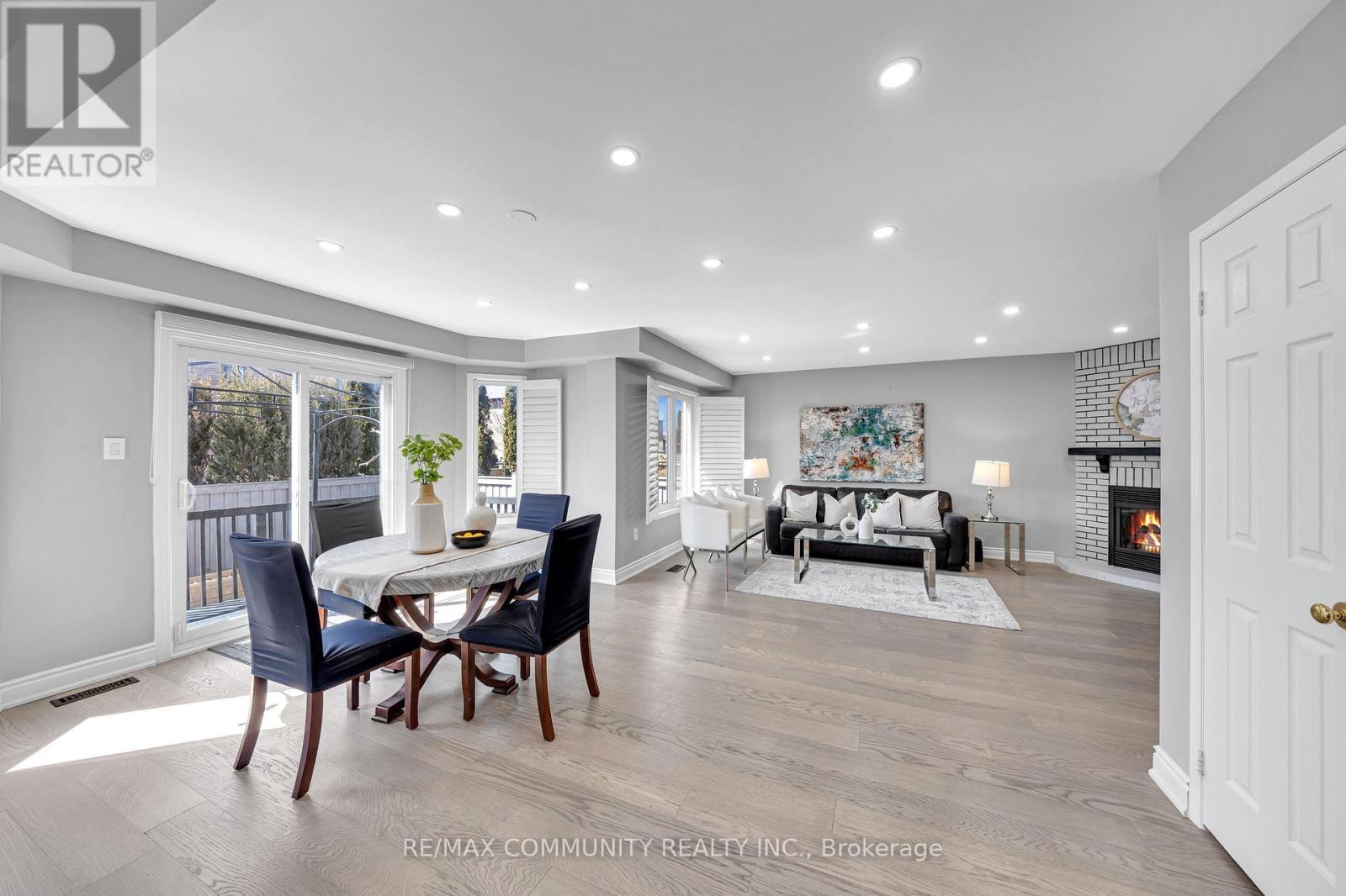 5326 Segriff Drive, Mississauga, ON - Indoor Photo Showing Dining Room