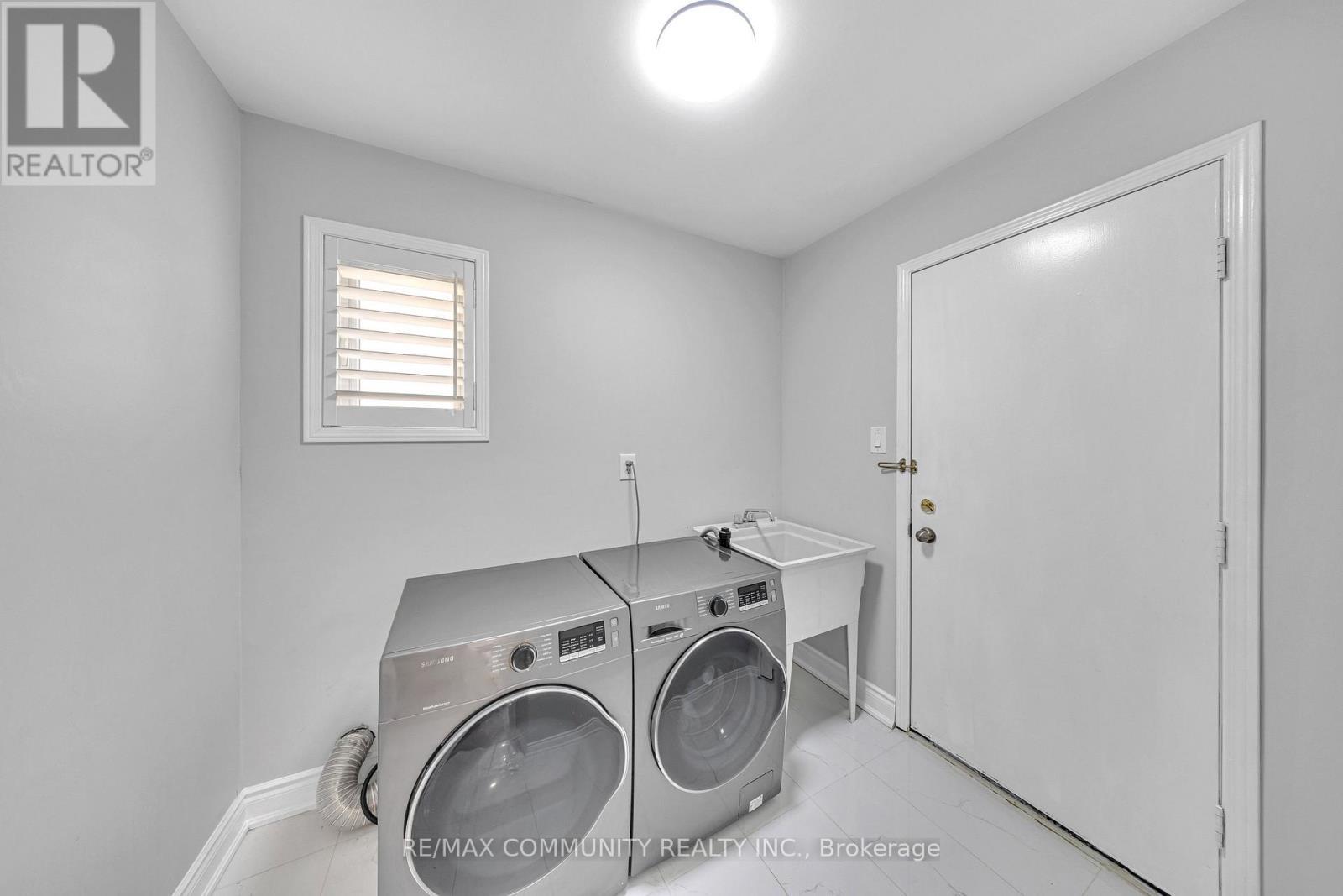 5326 Segriff Drive, Mississauga, ON - Indoor Photo Showing Laundry Room