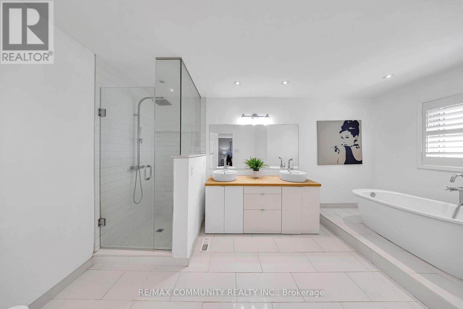 5326 Segriff Drive, Mississauga, ON - Indoor Photo Showing Bathroom