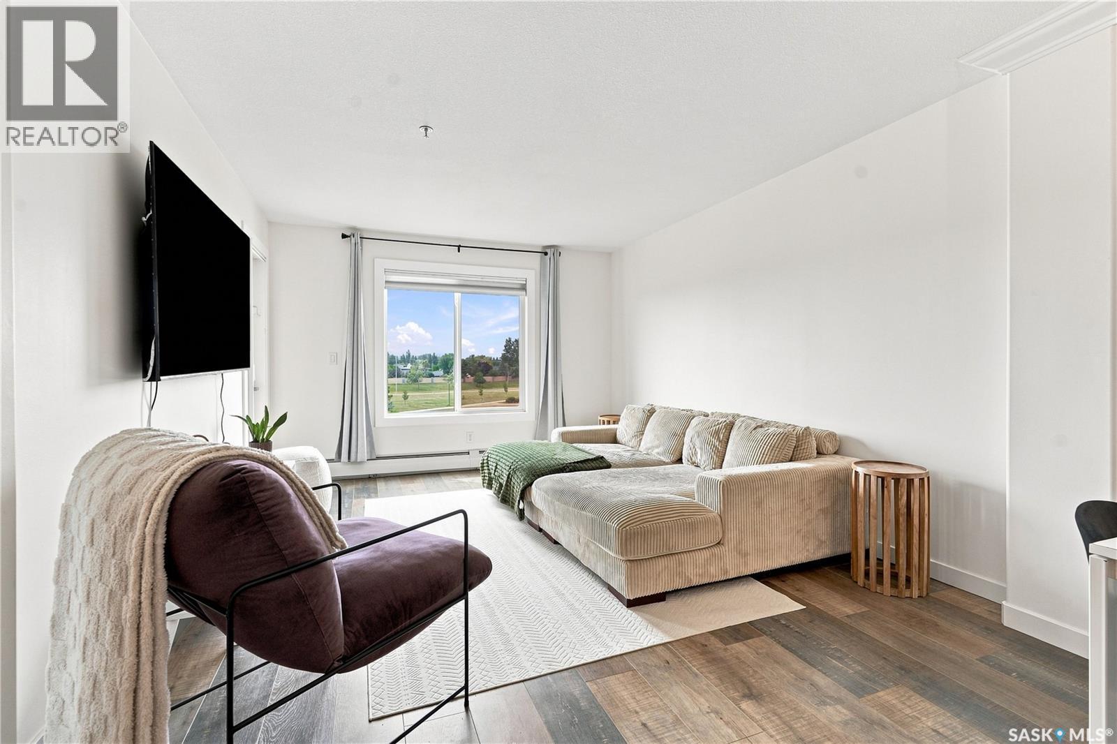 301 235 Herold Terrace, Saskatoon, SK - Indoor Photo Showing Living Room