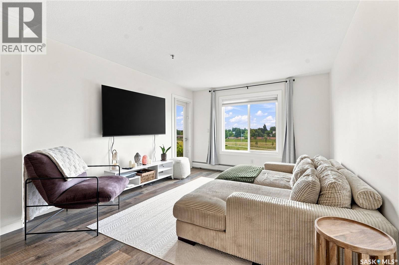 301 235 Herold Terrace, Saskatoon, SK - Indoor Photo Showing Living Room