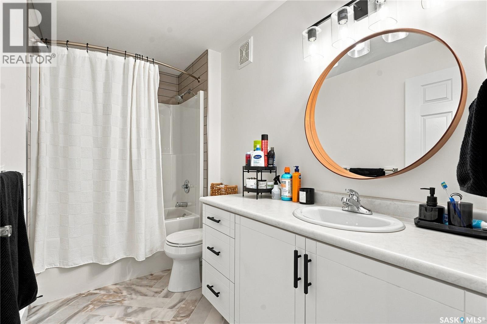 301 235 Herold Terrace, Saskatoon, SK - Indoor Photo Showing Bathroom