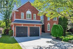 298 NORTHWOOD DRIVE Oakville, ON L6M 1M7