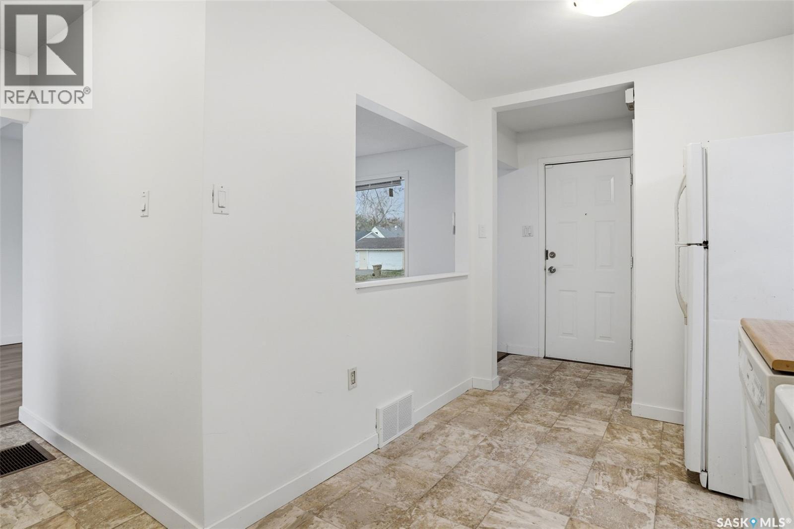 4015 2Nd Avenue, Regina, SK - Indoor Photo Showing Other Room