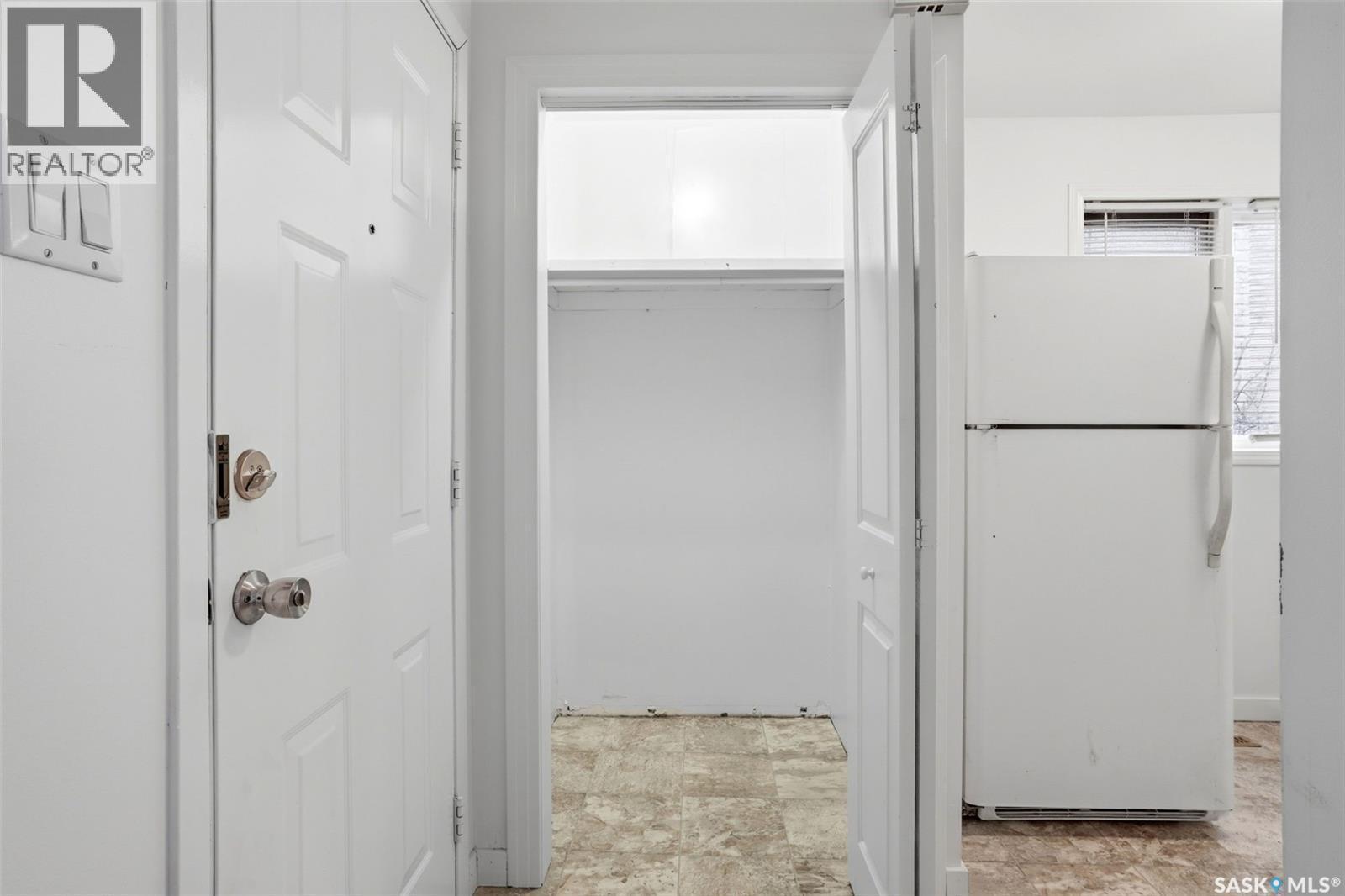 4015 2Nd Avenue, Regina, SK - Indoor Photo Showing Other Room