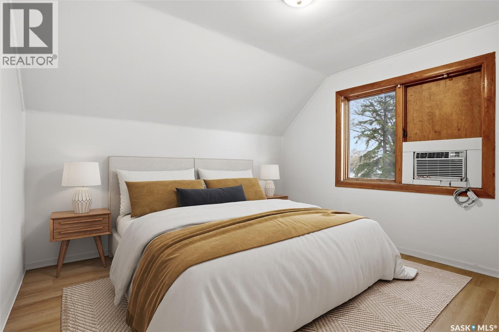 4015 2Nd Avenue, Regina, SK - Indoor Photo Showing Bedroom