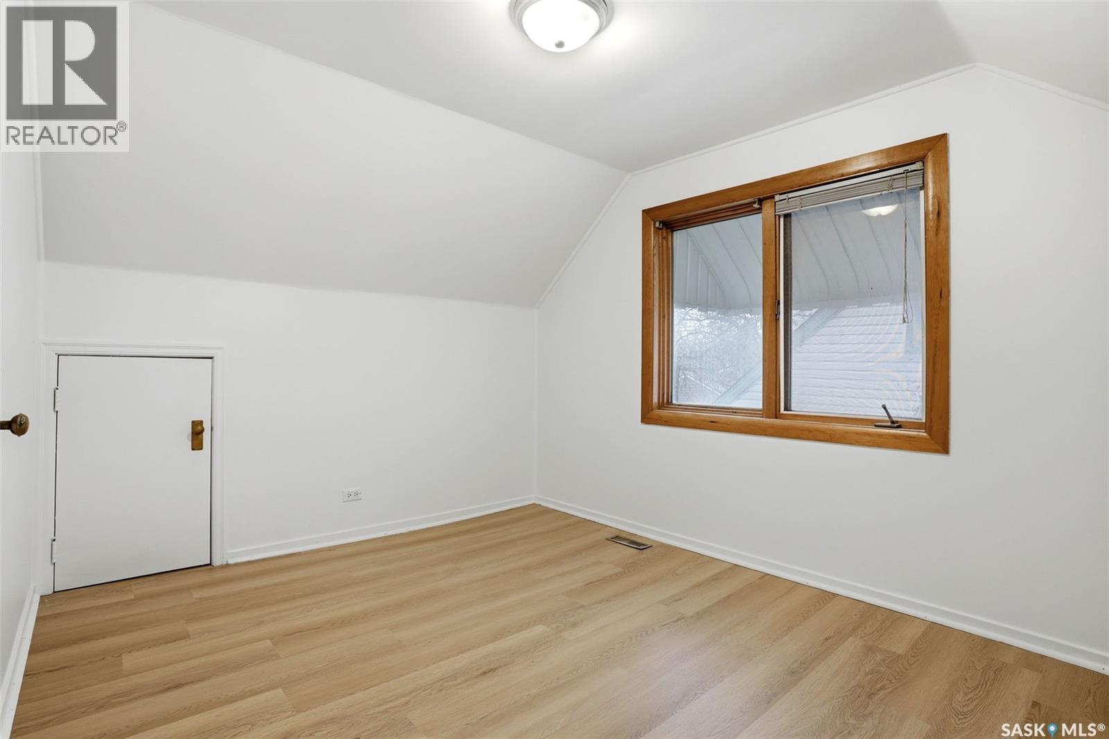 4015 2Nd Avenue, Regina, SK - Indoor Photo Showing Other Room