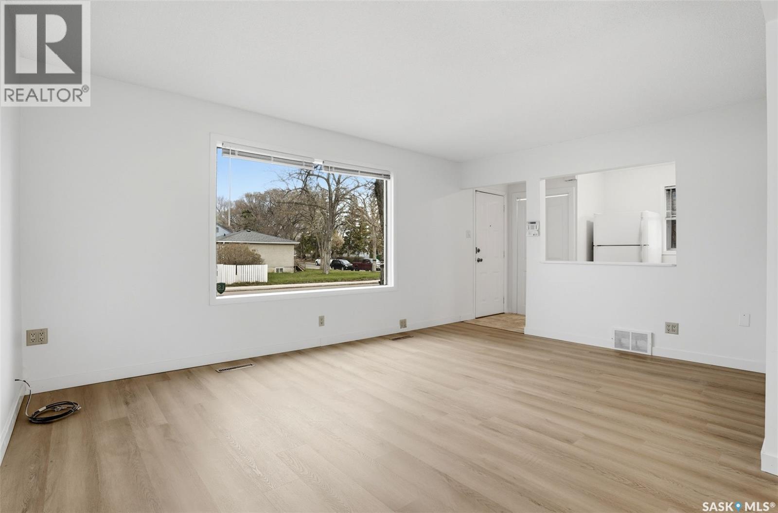 4015 2Nd Avenue, Regina, SK - Indoor