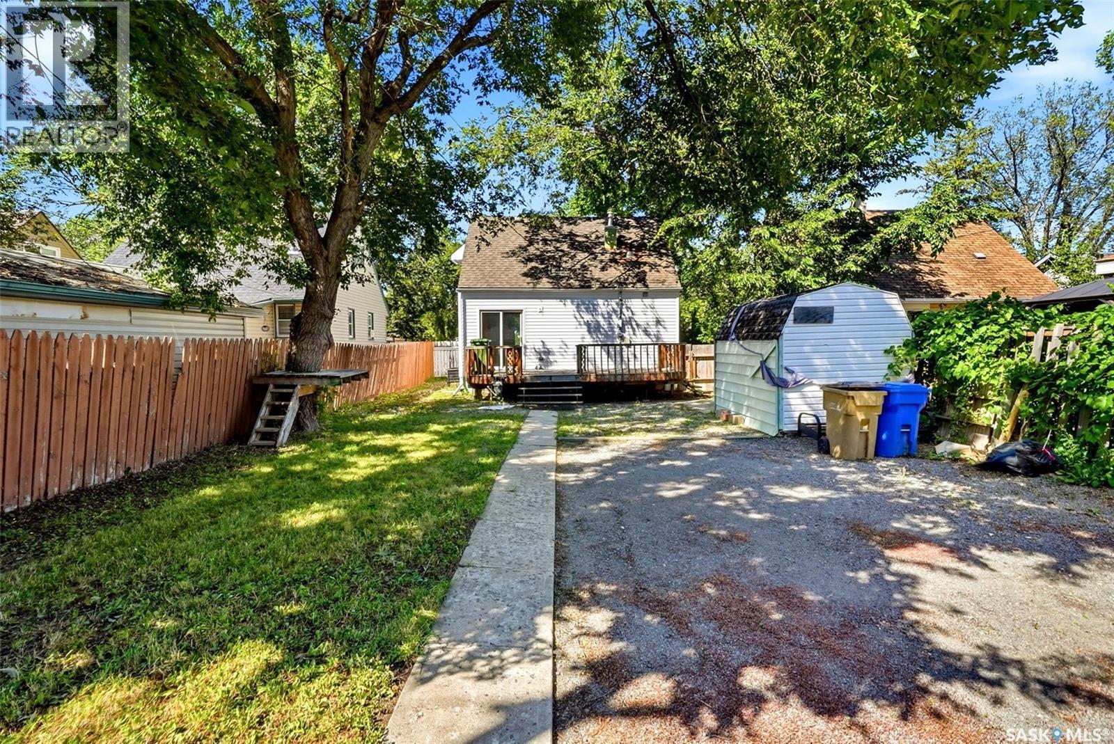 4015 2Nd Avenue, Regina, SK - Outdoor