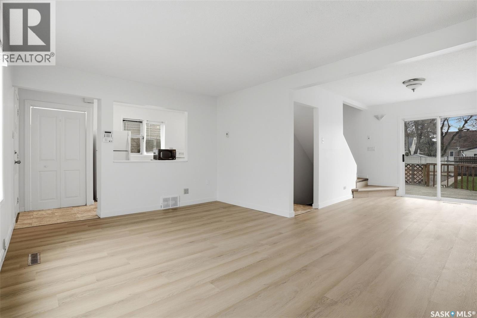 4015 2Nd Avenue, Regina, SK - Indoor Photo Showing Other Room