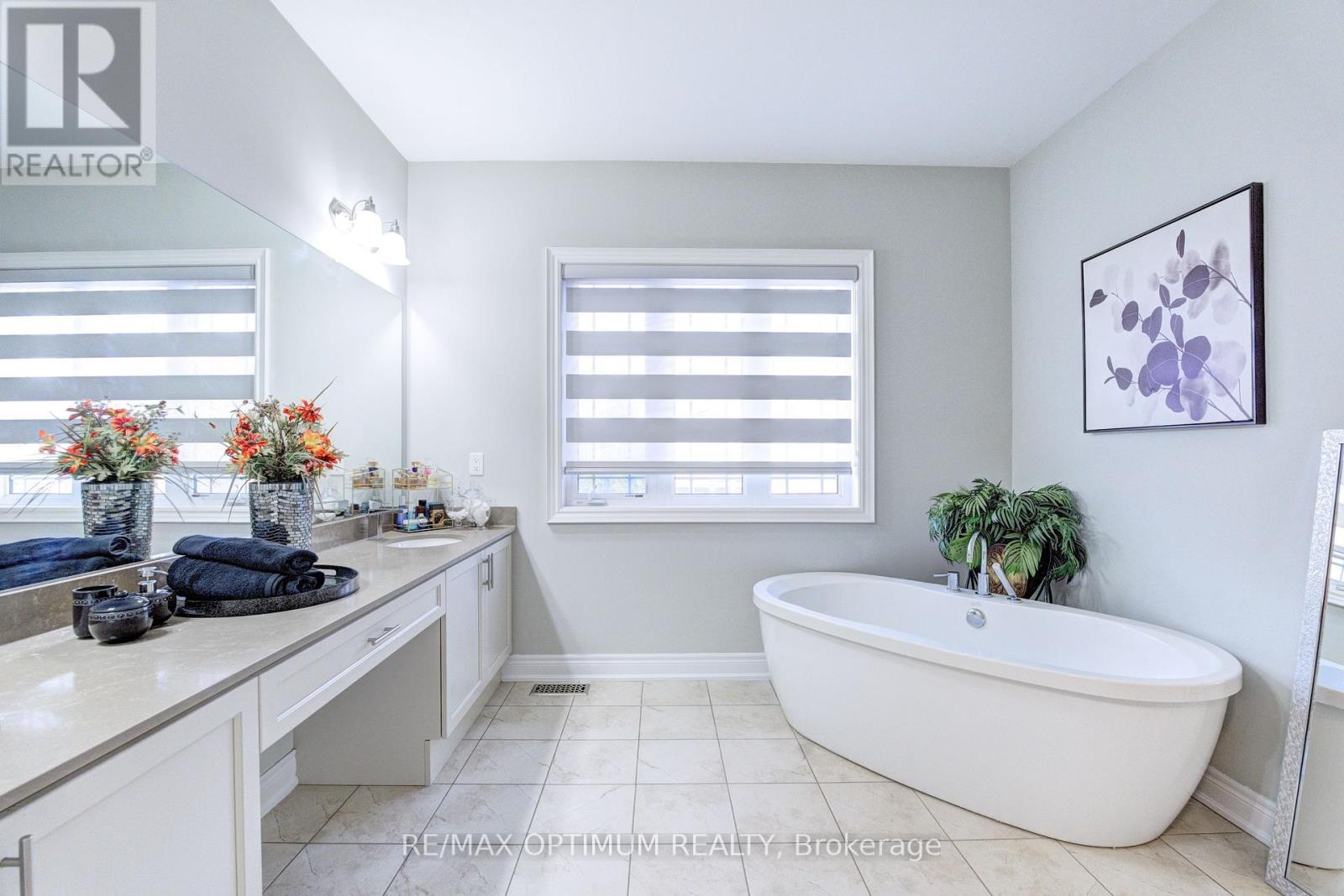 8 Lyle Way, Brampton, ON - Indoor Photo Showing Bathroom