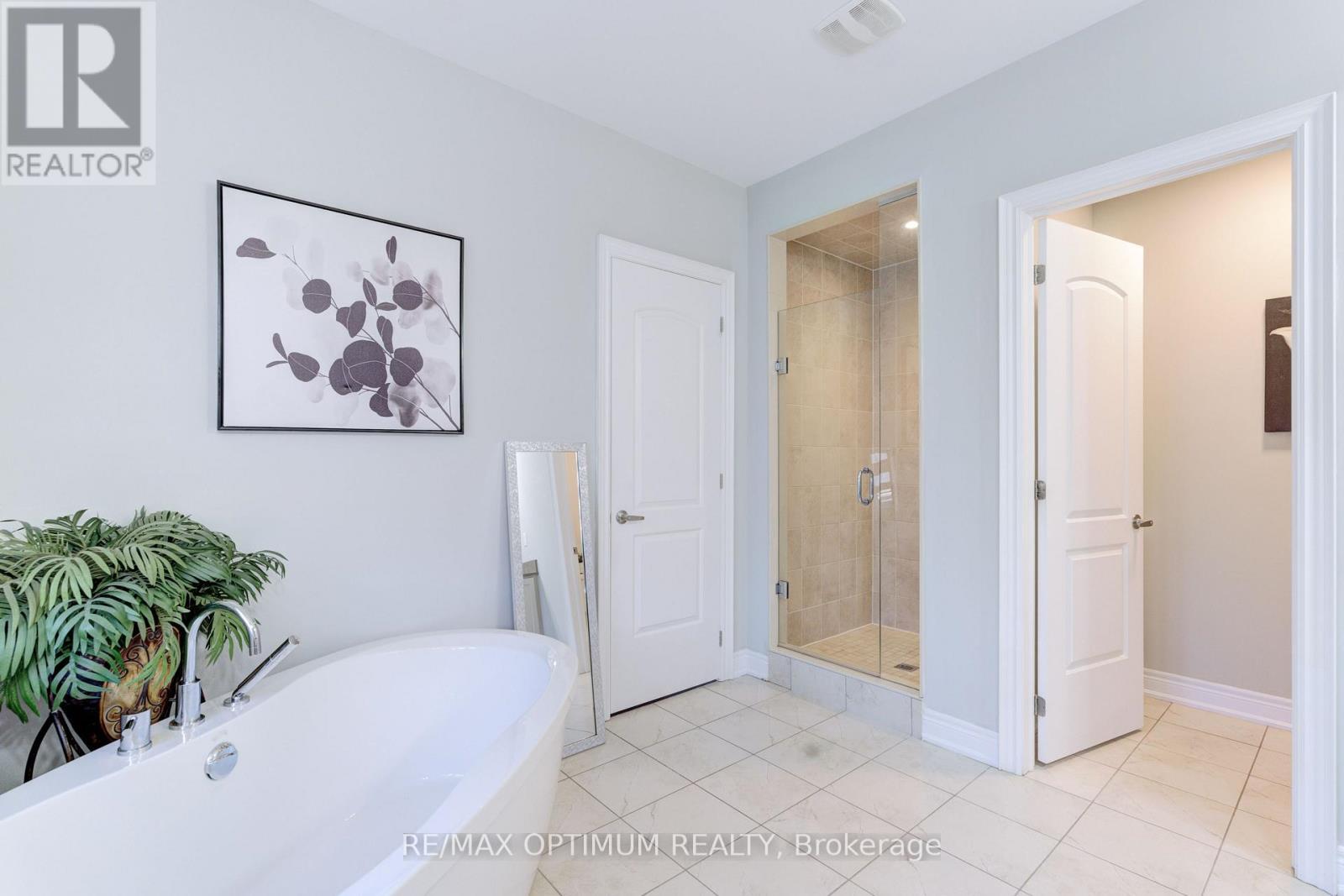 8 Lyle Way, Brampton, ON - Indoor Photo Showing Bathroom