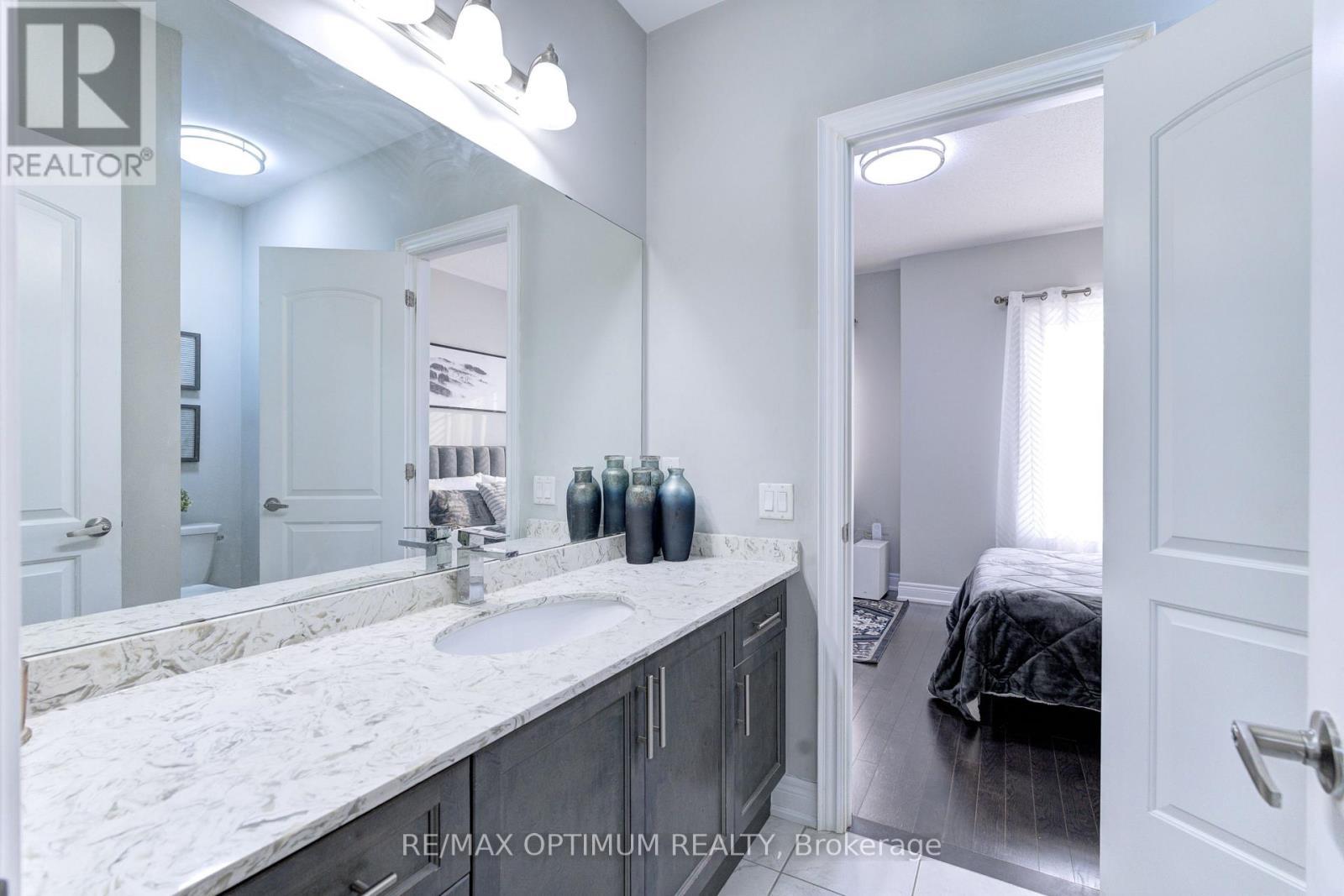 8 Lyle Way, Brampton, ON - Indoor Photo Showing Bathroom