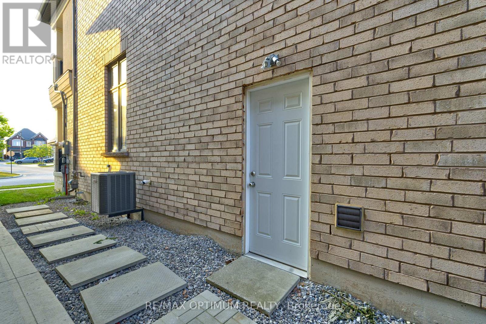 8 Lyle Way, Brampton, ON - Outdoor With Exterior