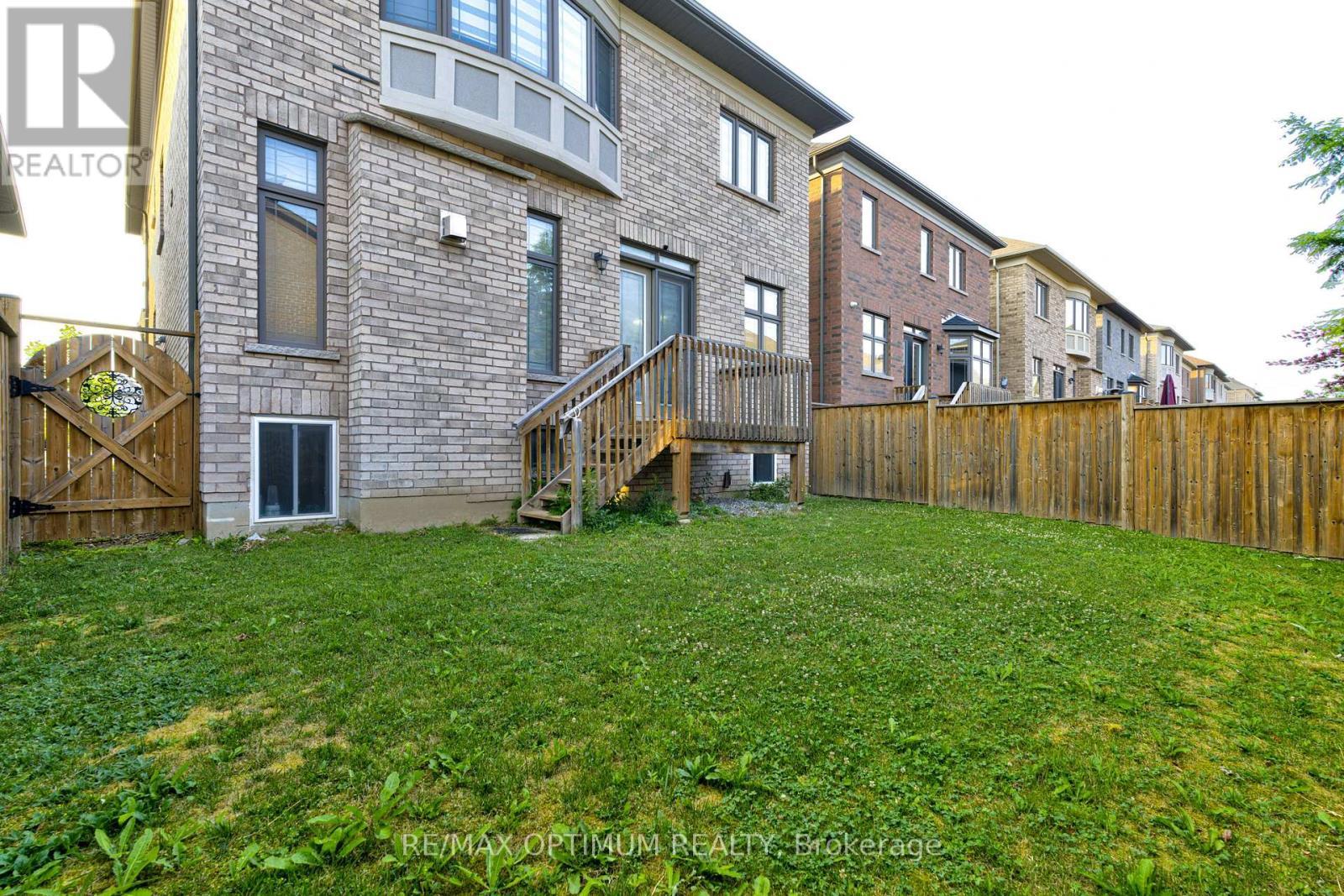 8 Lyle Way, Brampton, ON - Outdoor