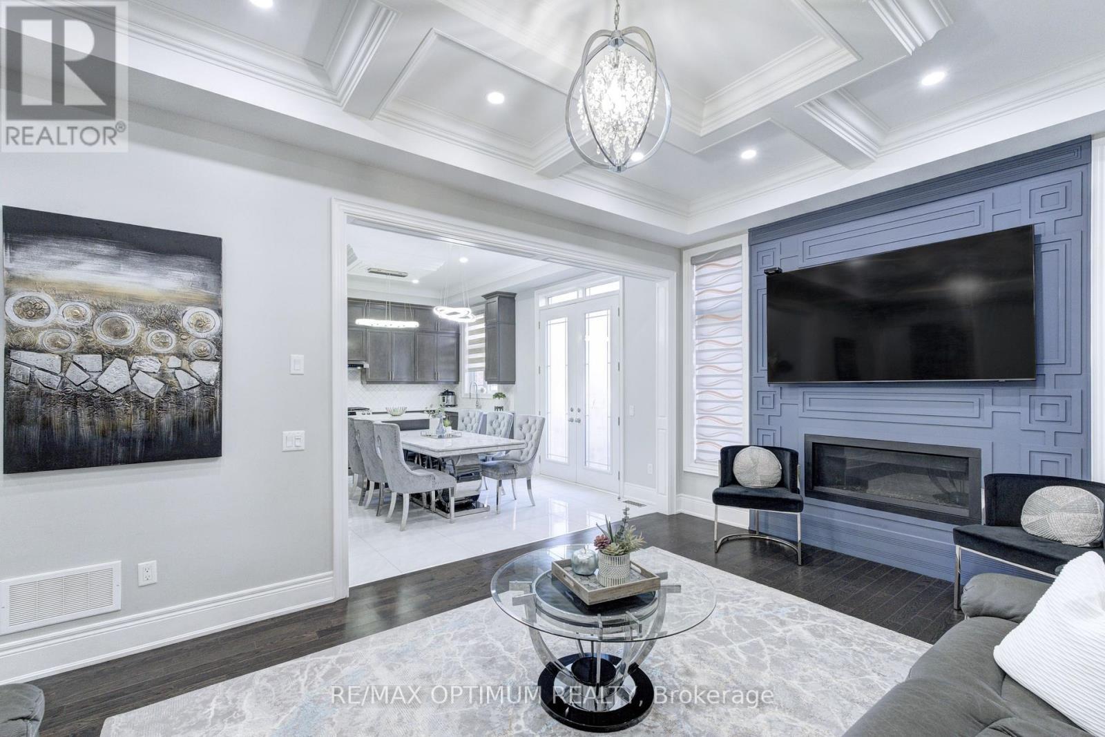 8 Lyle Way, Brampton, ON - Indoor Photo Showing Living Room With Fireplace