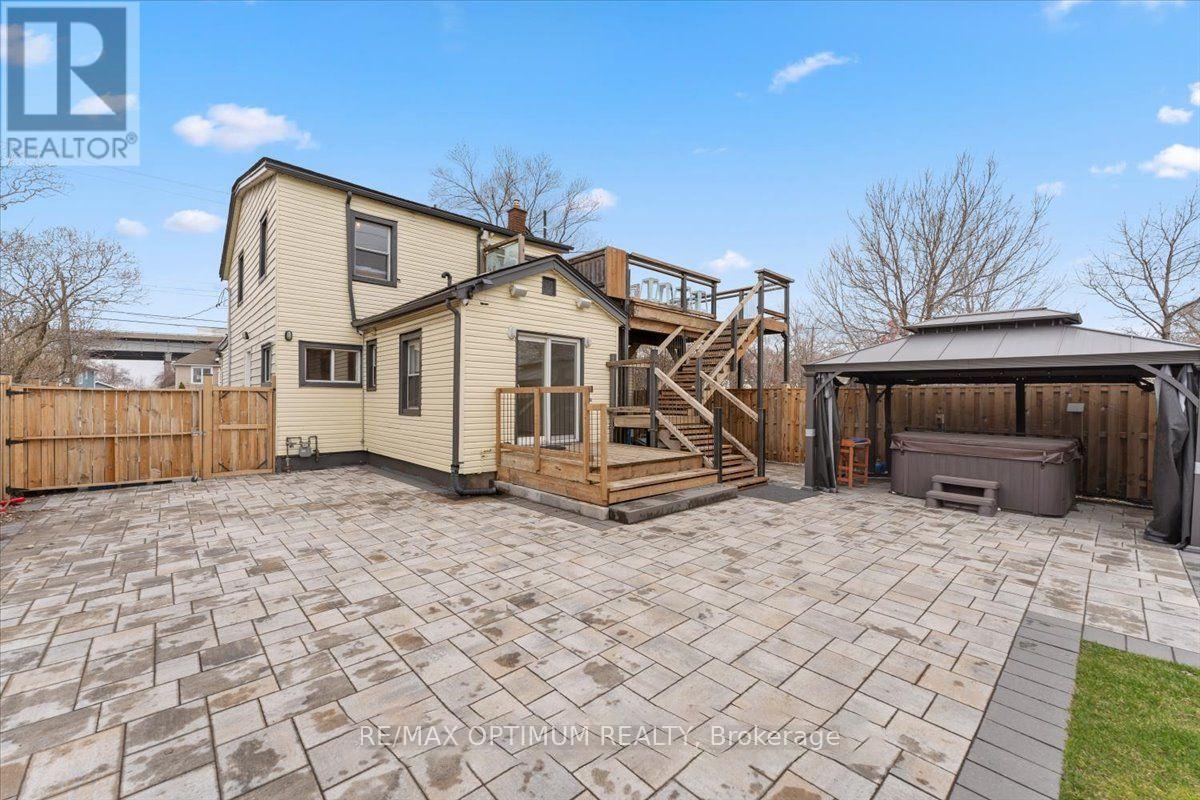 1019 Beach Boulevard, Hamilton, ON - Outdoor