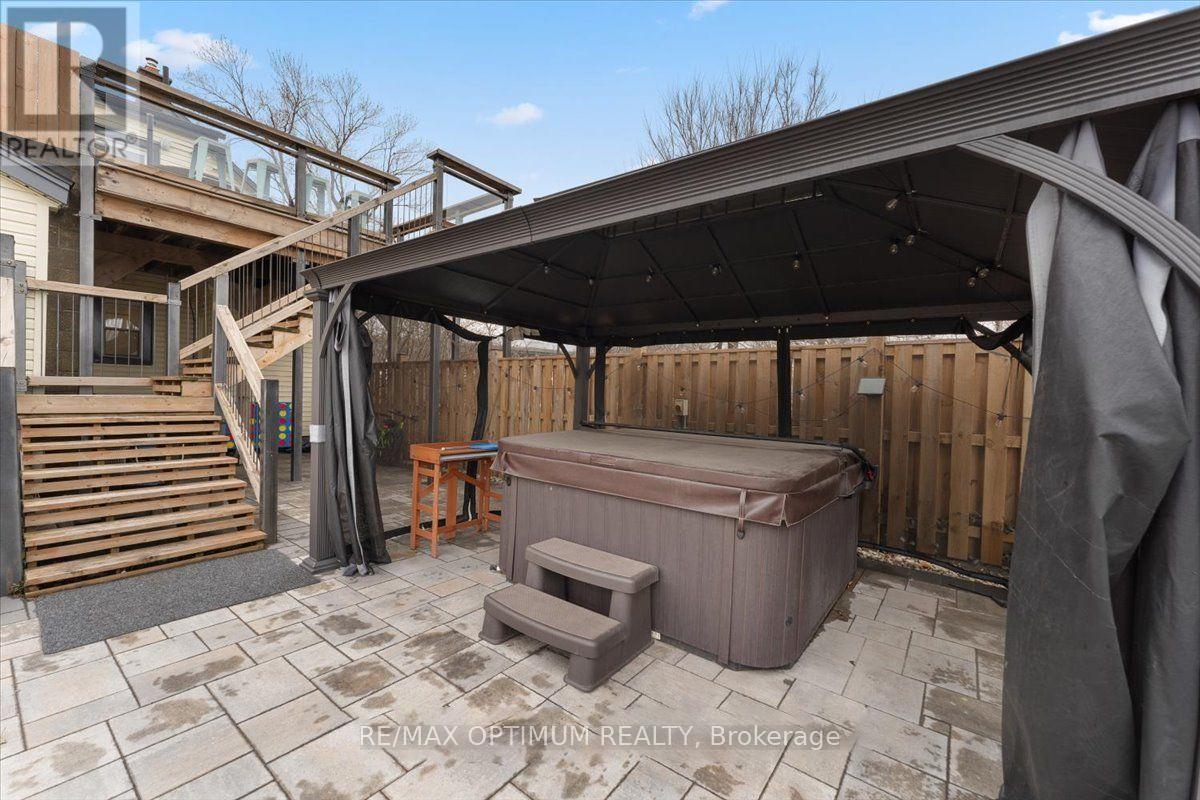 1019 Beach Boulevard, Hamilton, ON - Outdoor