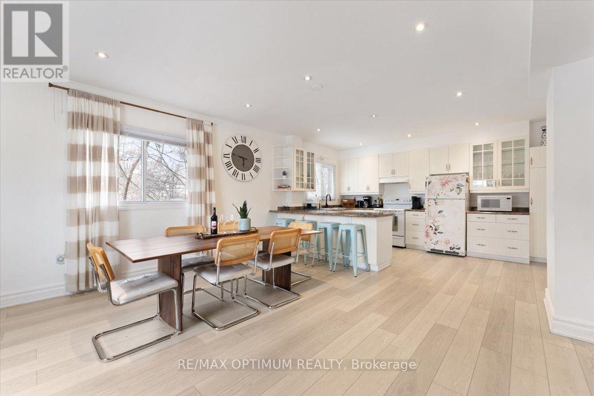 1019 Beach Boulevard, Hamilton, ON - Indoor Photo Showing Dining Room