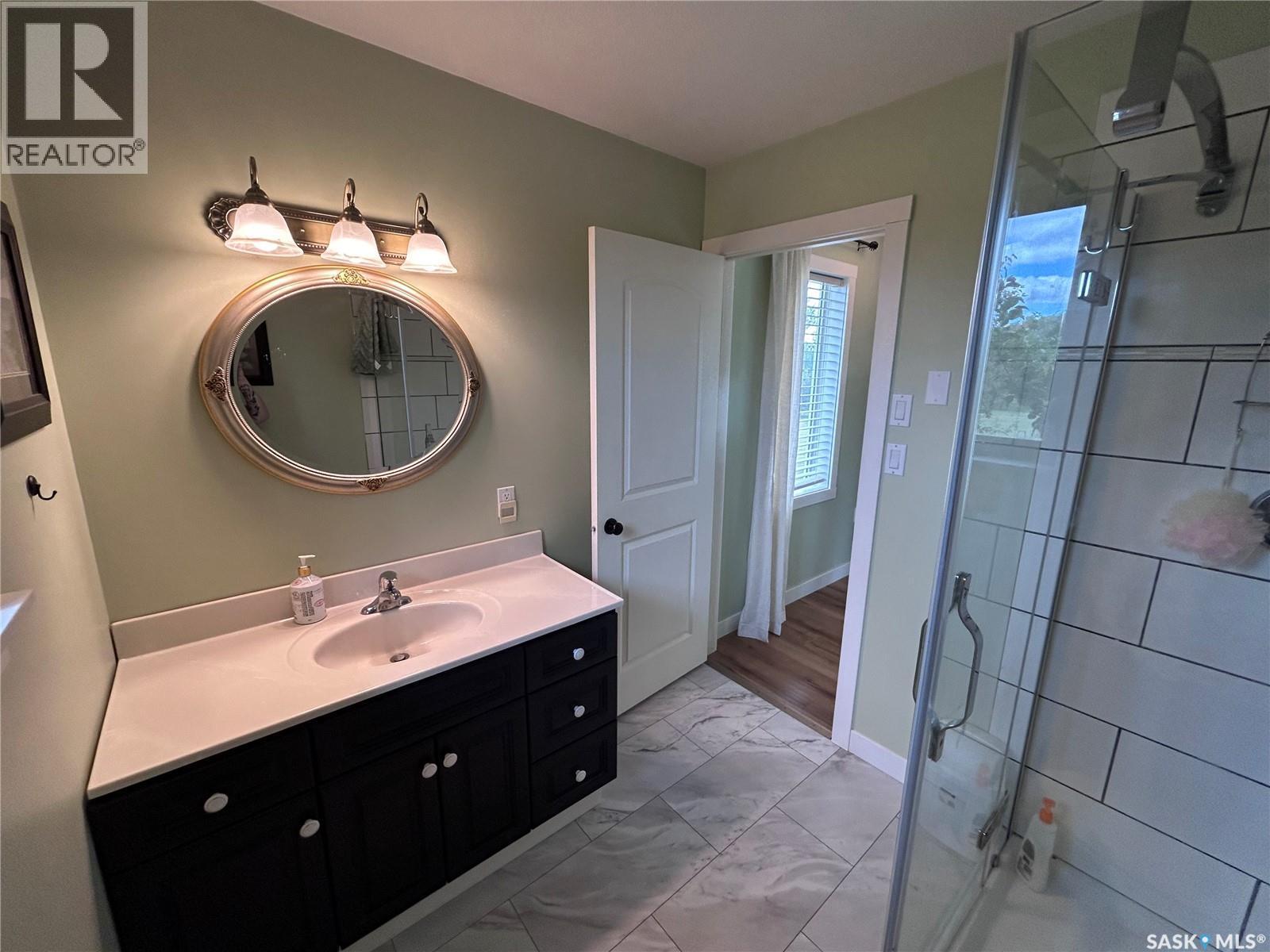 Dew Acreage, Estevan Rm No. 5, SK - Indoor Photo Showing Bathroom