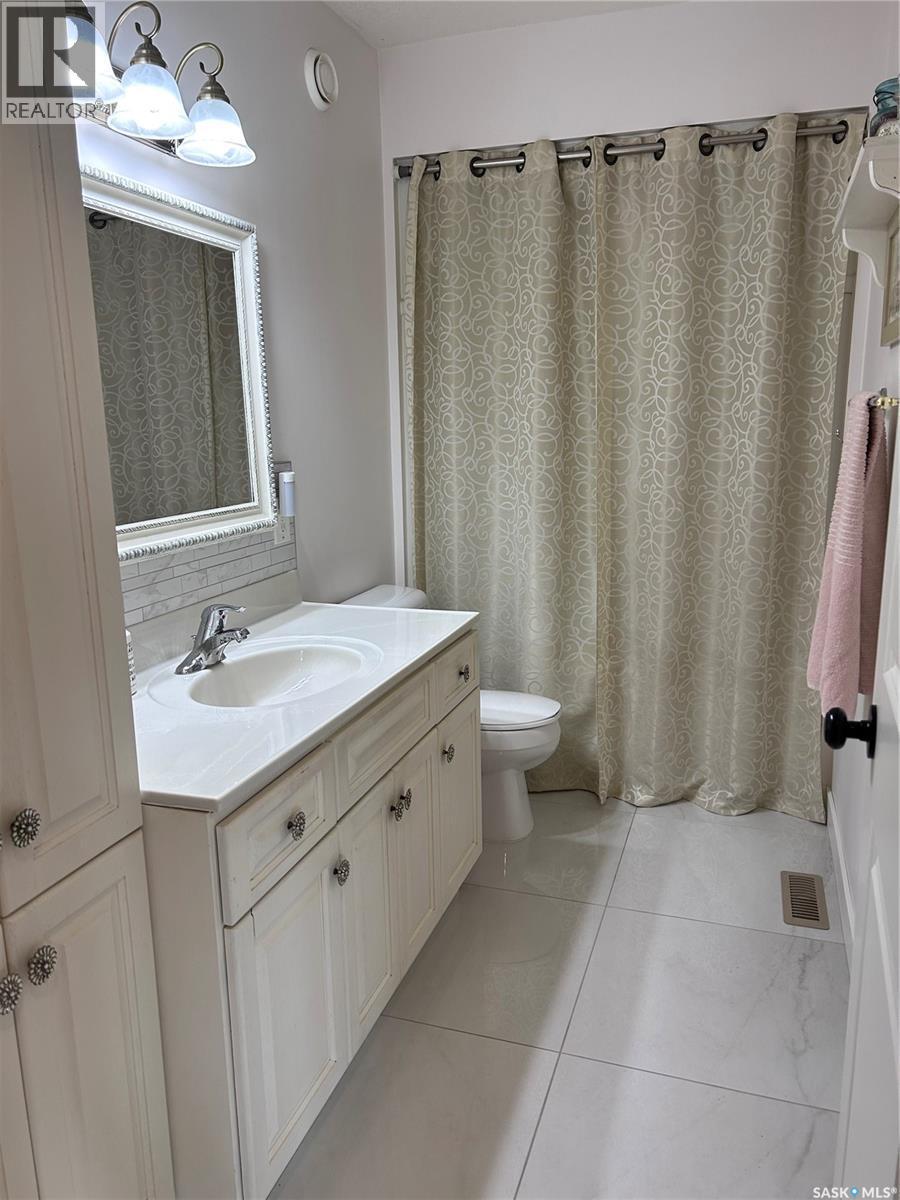 Dew Acreage, Estevan Rm No. 5, SK - Indoor Photo Showing Bathroom