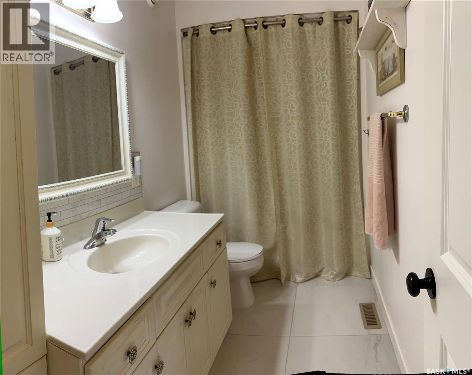 Dew Acreage, Estevan Rm No. 5, SK - Indoor Photo Showing Bathroom