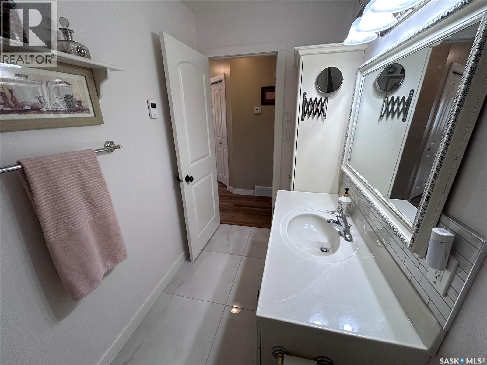 Dew Acreage, Estevan Rm No. 5, SK - Indoor Photo Showing Bathroom
