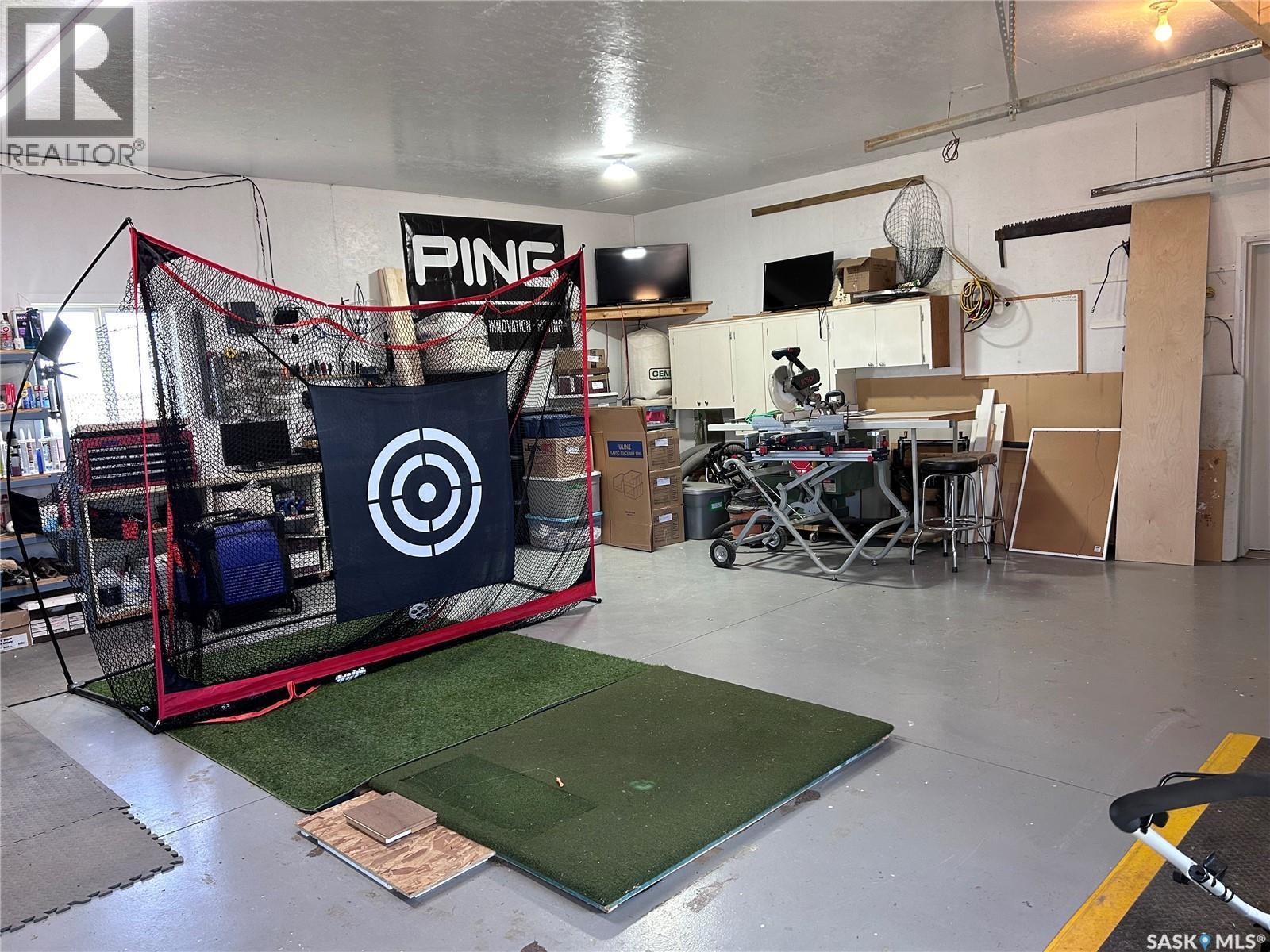 Dew Acreage, Estevan Rm No. 5, SK - Indoor