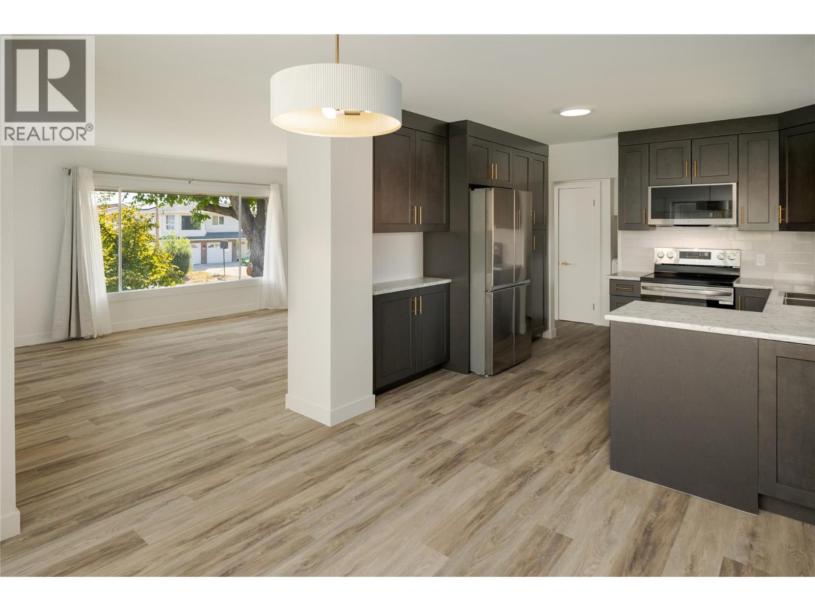 1284 Mcbride Road, Kelowna, BC - Indoor Photo Showing Kitchen With Stainless Steel Kitchen