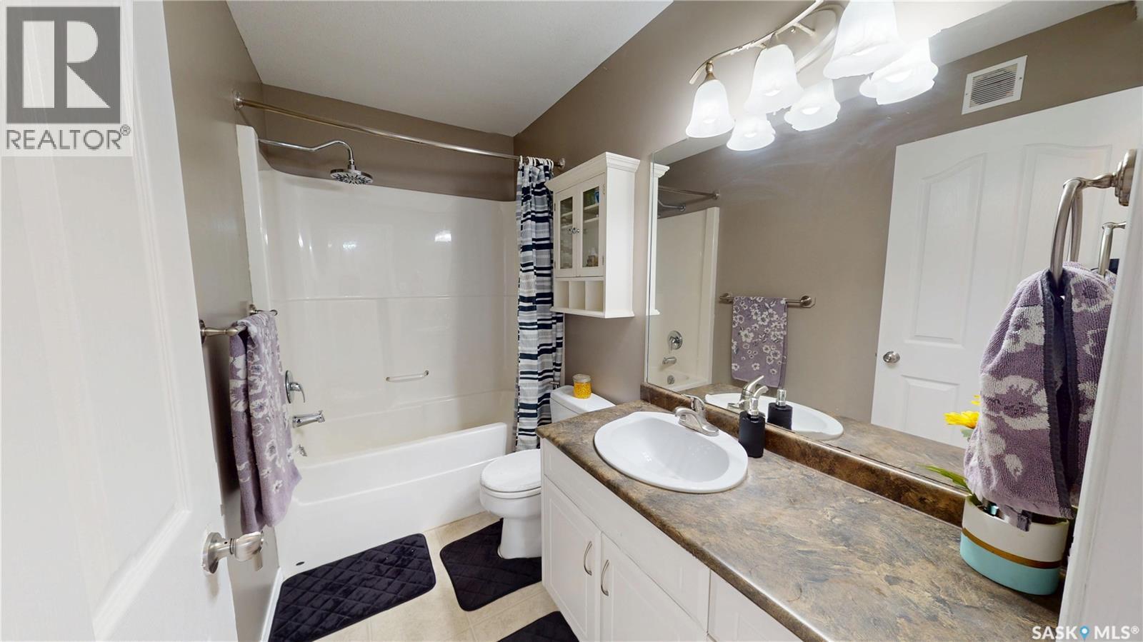 2933 Mcclocklin Road, Saskatoon, SK - Indoor Photo Showing Bathroom