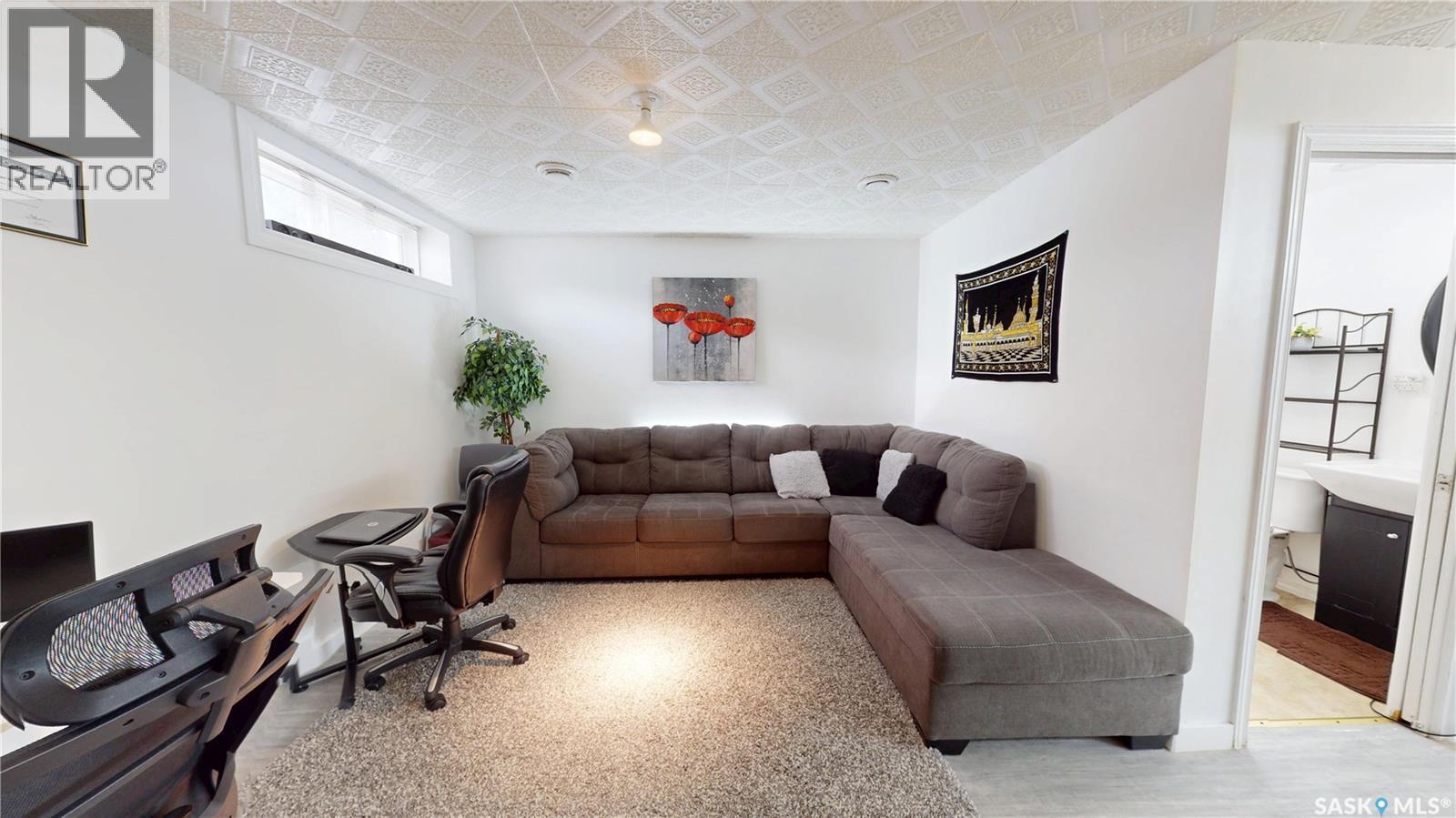 2933 Mcclocklin Road, Saskatoon, SK - Indoor