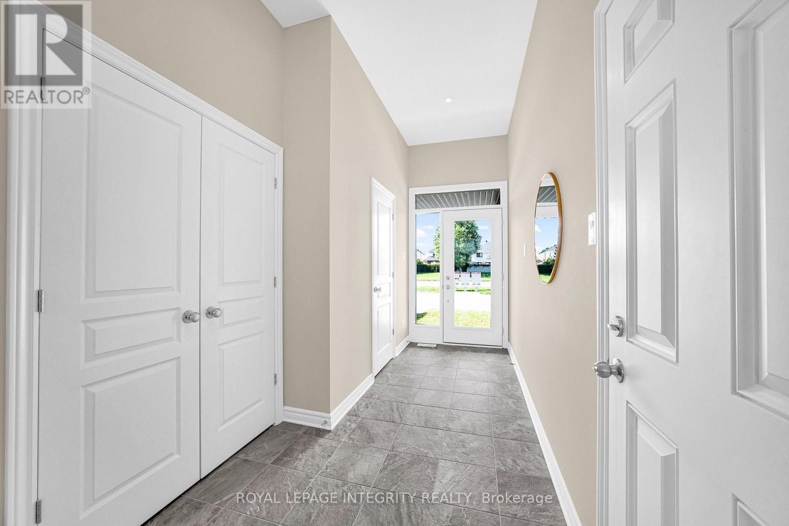 256 Dolce Crescent, Ottawa, ON - Indoor Photo Showing Other Room