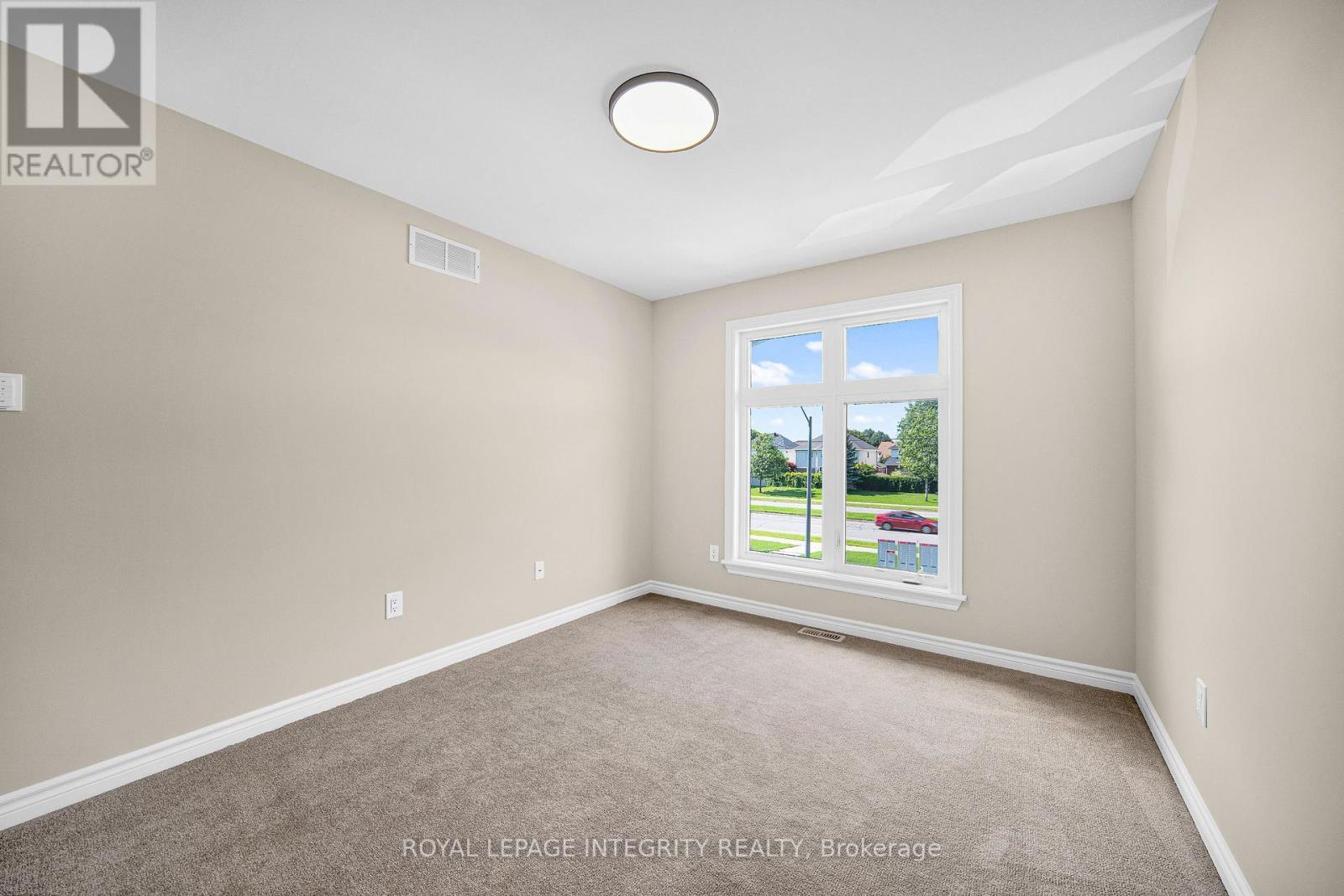 256 Dolce Crescent, Ottawa, ON - Indoor Photo Showing Other Room