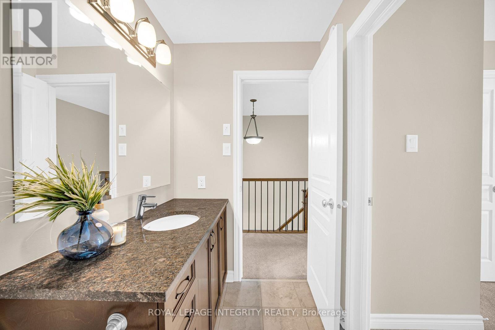 256 Dolce Crescent, Ottawa, ON - Indoor Photo Showing Bathroom