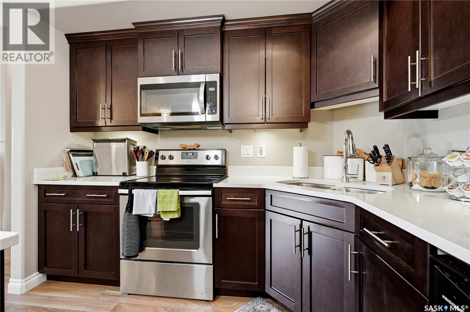 203 423 Nelson Road, Saskatoon, SK - Indoor Photo Showing Kitchen