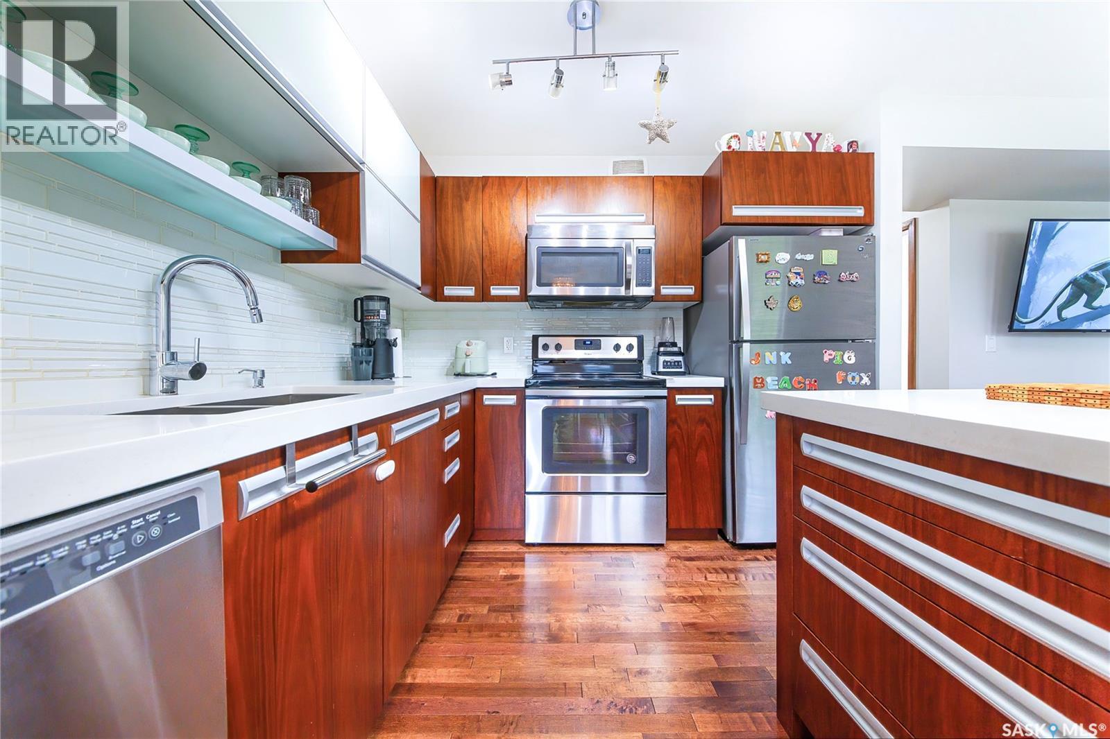 601 2012 Pohorecky Crescent, Saskatoon, SK - Indoor Photo Showing Kitchen With Stainless Steel Kitchen