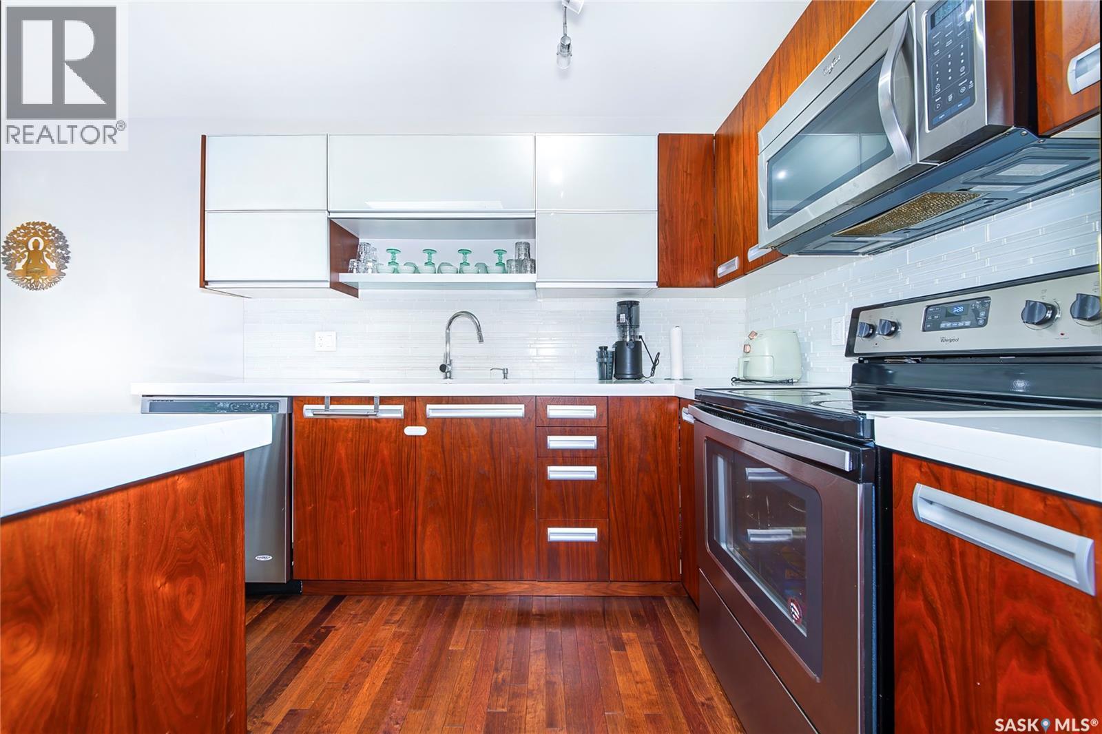 601 2012 Pohorecky Crescent, Saskatoon, SK - Indoor Photo Showing Kitchen