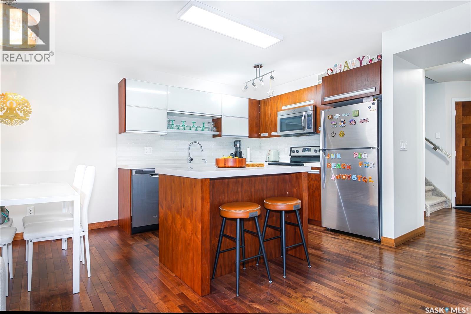 601 2012 Pohorecky Crescent, Saskatoon, SK - Indoor Photo Showing Kitchen