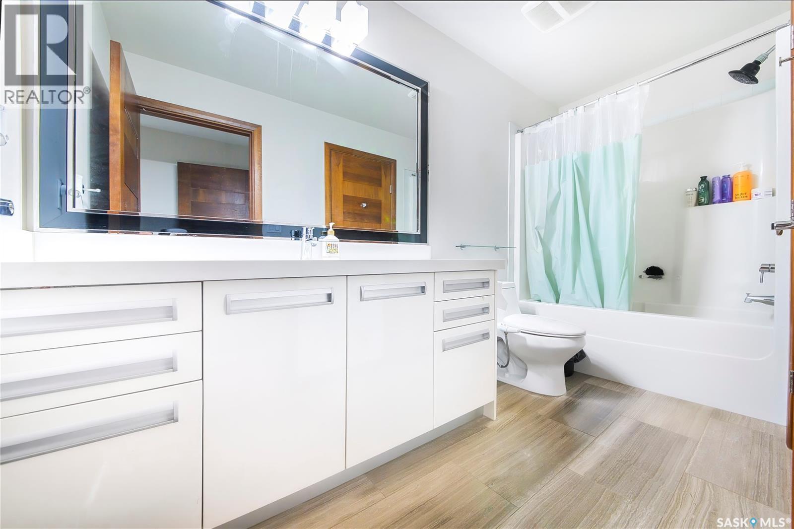 601 2012 Pohorecky Crescent, Saskatoon, SK - Indoor Photo Showing Bathroom