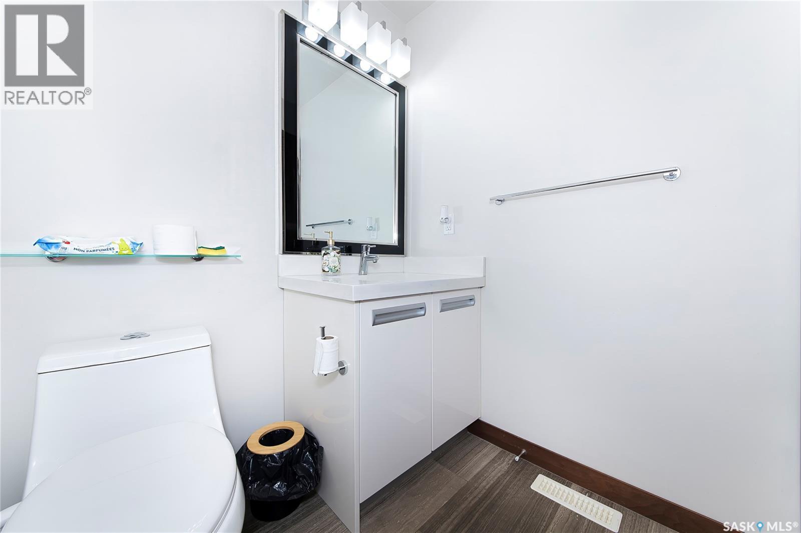 601 2012 Pohorecky Crescent, Saskatoon, SK - Indoor Photo Showing Bathroom