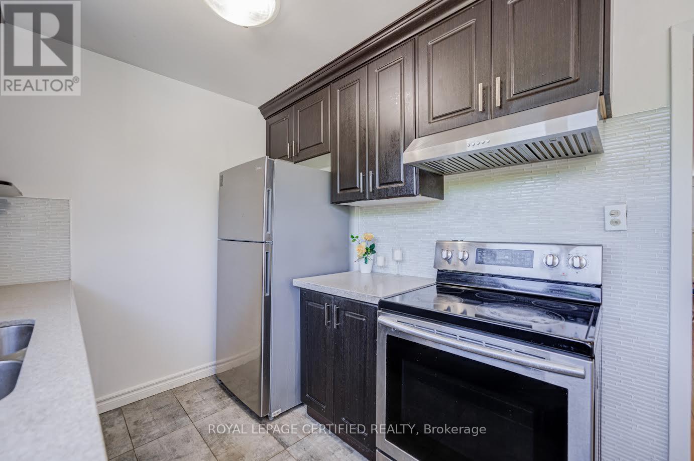 79 Samson Crescent, Toronto, ON - Indoor Photo Showing Kitchen With Double Sink