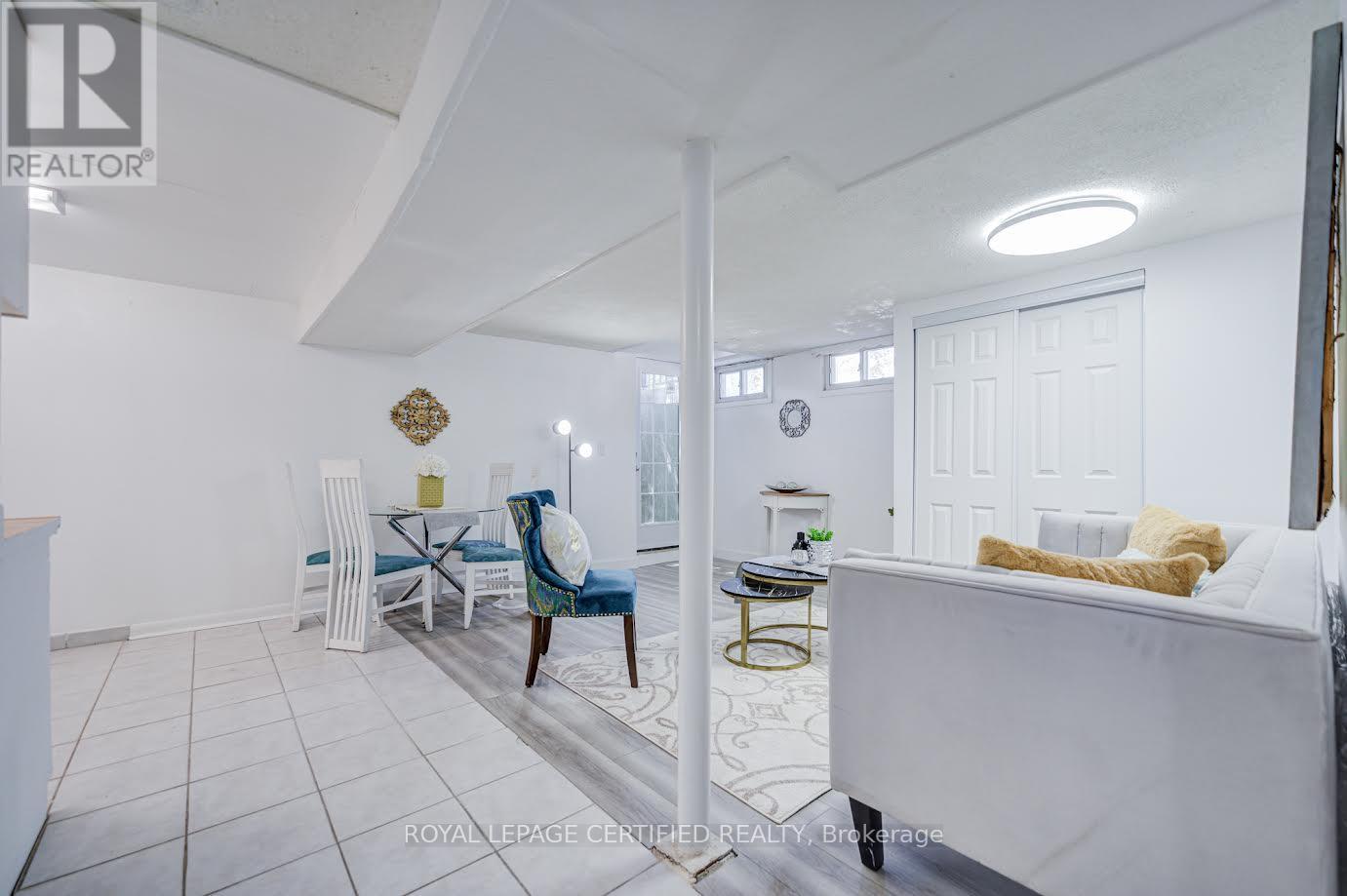 79 Samson Crescent, Toronto, ON - Indoor Photo Showing Other Room
