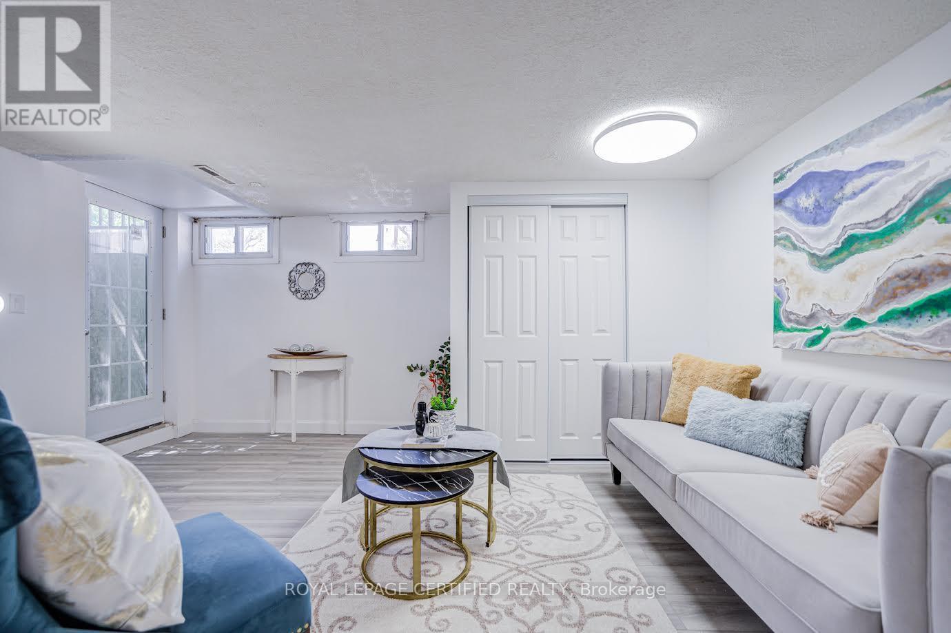 79 Samson Crescent, Toronto, ON - Indoor