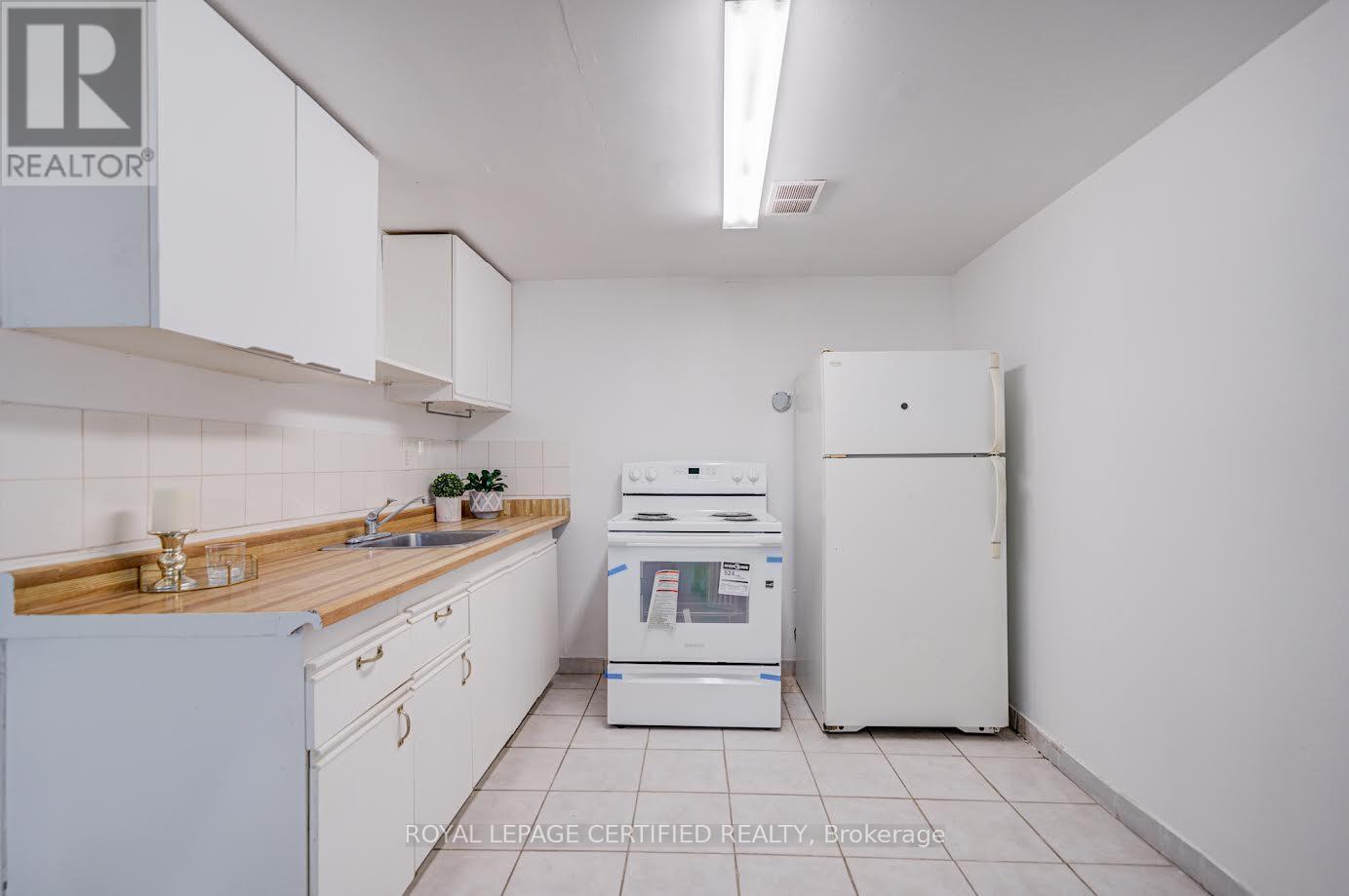 79 Samson Crescent, Toronto, ON - Indoor Photo Showing Kitchen