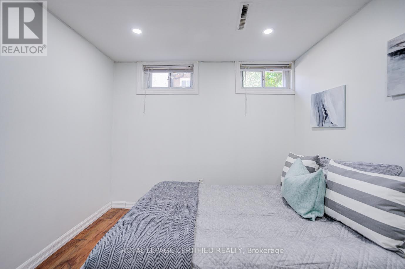 79 Samson Crescent, Toronto, ON - Indoor