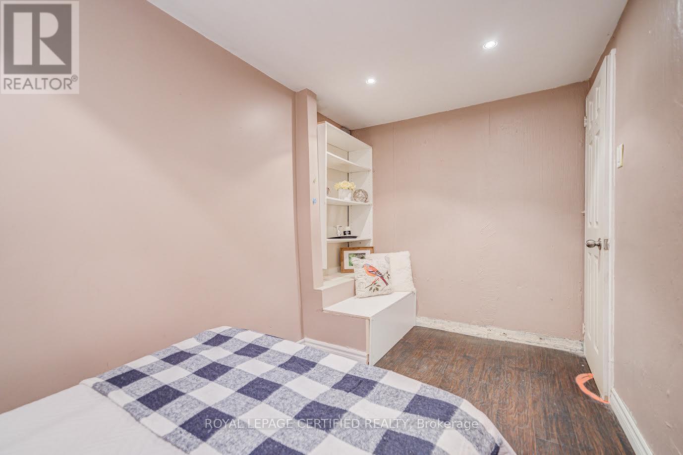 79 Samson Crescent, Toronto, ON - Indoor Photo Showing Bedroom