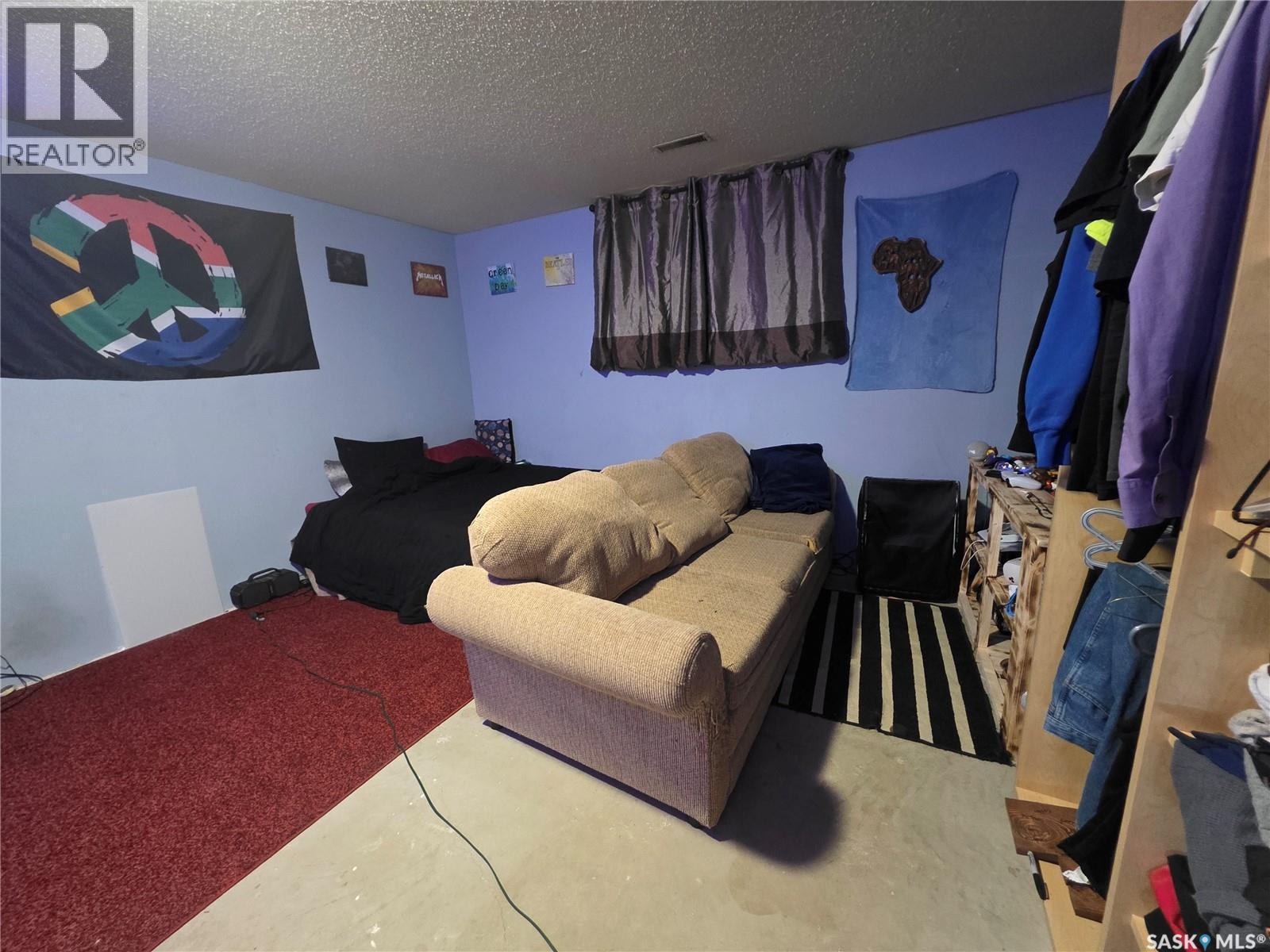1328 Herbert Avenue, Herbert, SK - Indoor