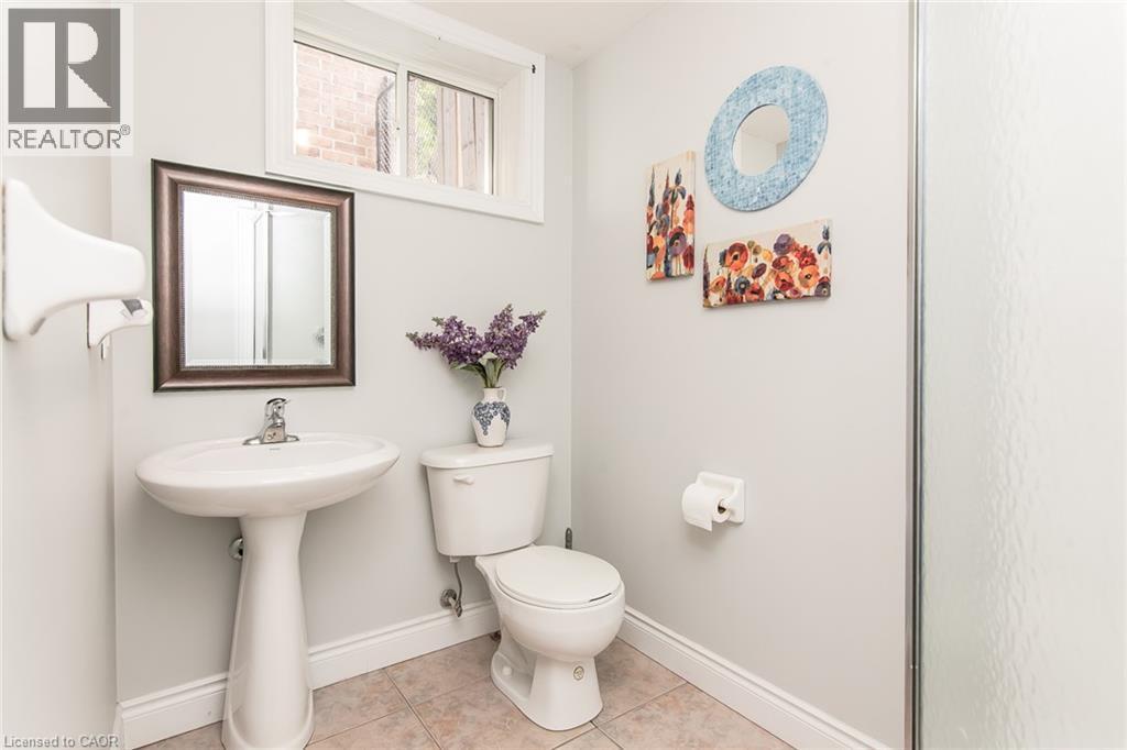 563 Woolgrass Avenue, Waterloo, ON - Indoor Photo Showing Bathroom
